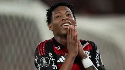 Gonzalo Plata, do Flamengo, solta provocação ao Vasco em festa de título da Libertadores