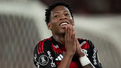 Gonzalo Plata, do Flamengo, solta provocação ao Vasco em festa de título da Libertadores