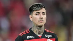 Pulgar recebe "prêmio" mesmo após não ser expulso em final da Libertadores.