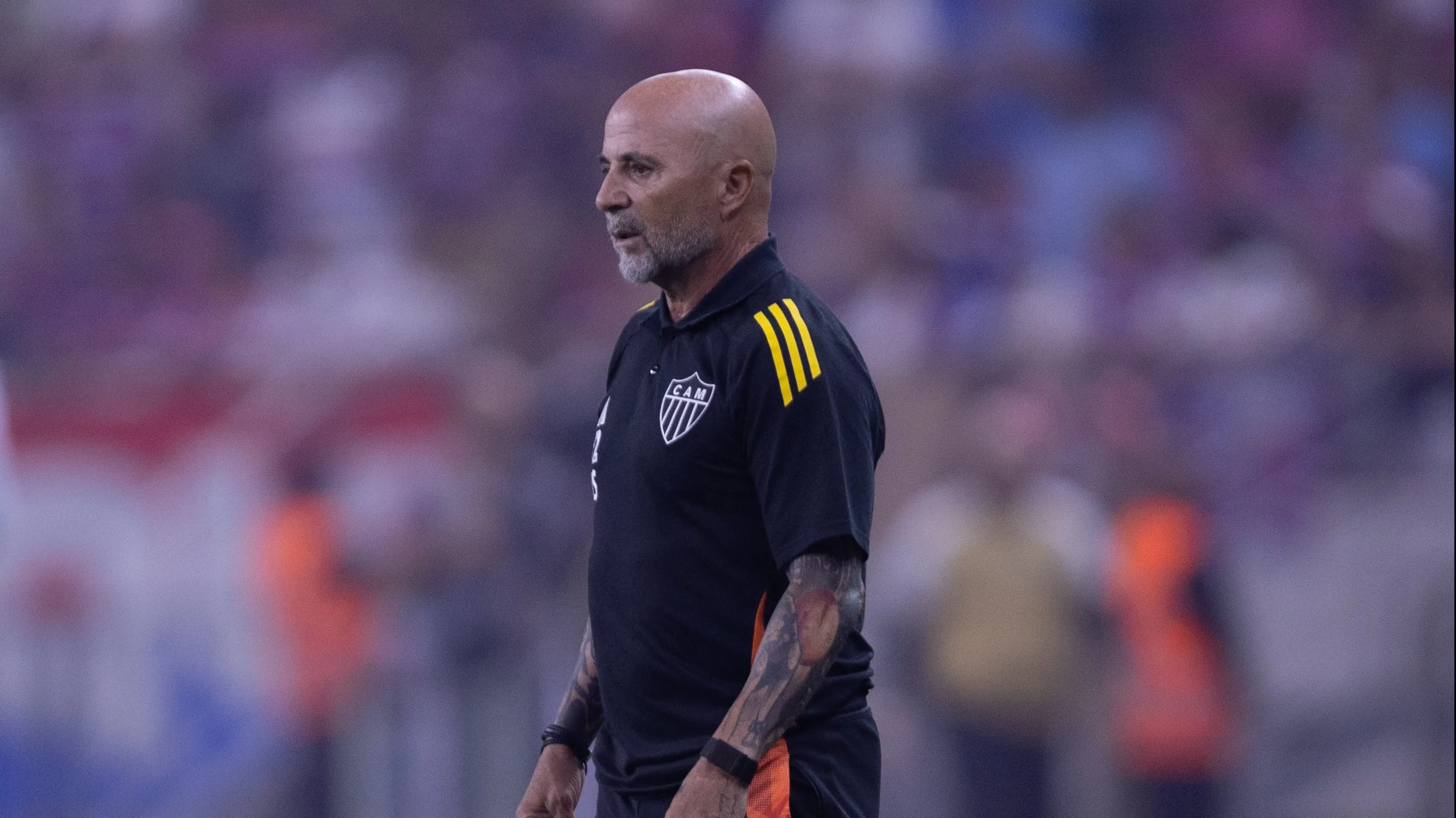 Sampaolidurante partida contra o Fortaleza na Arena Castelão, pelo campeonato Brasileiro A 2025. Foto: Baggio Rodrigues/AGIF