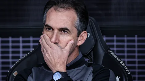 Léo Condé conta com desfalqeus no elenco para Flamengo x Ceará - Foto: Fabio Giannelli/AGIF