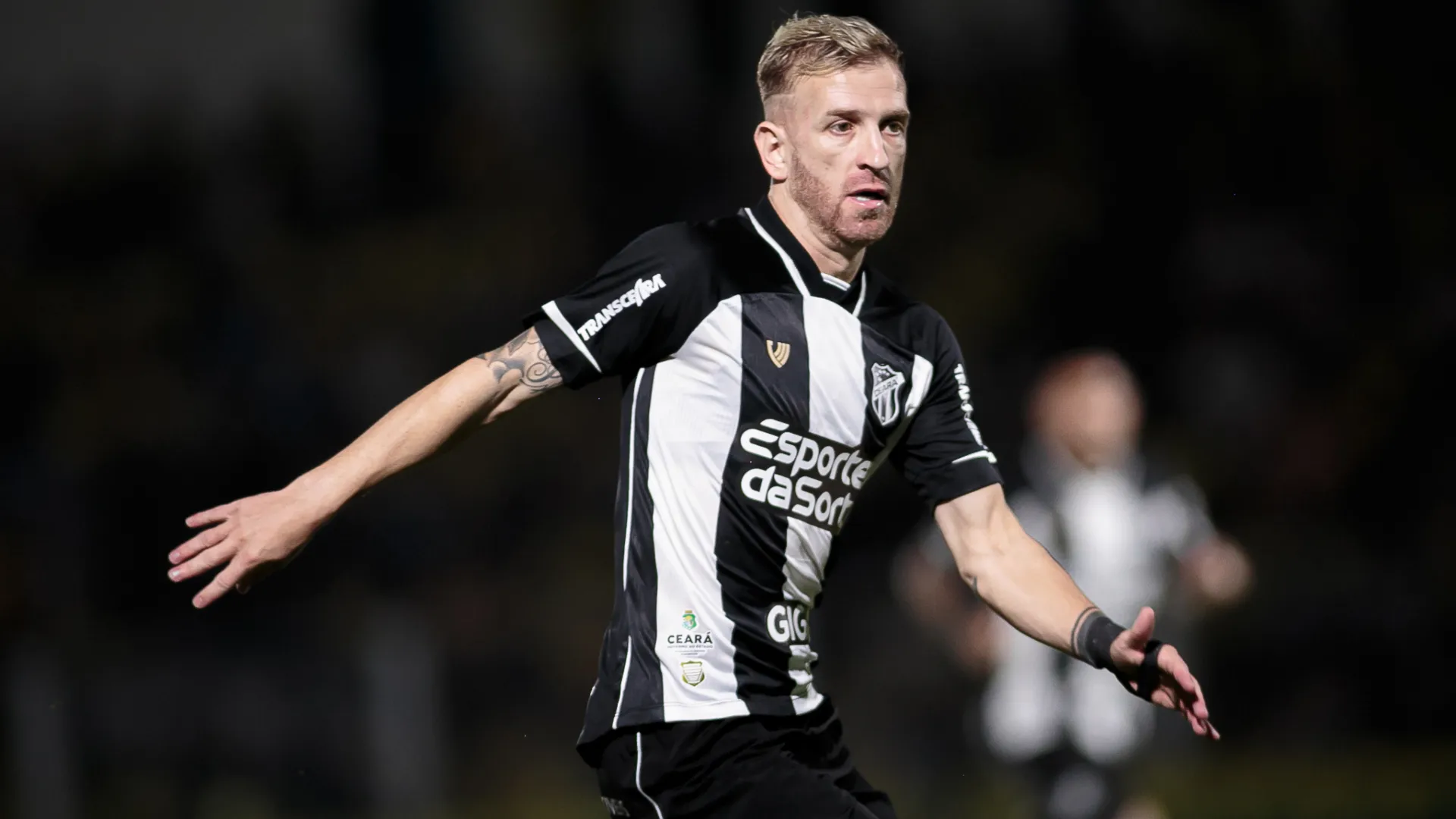 Pedro Henrique irá desfalcar o Ceará contra o Flamengo – Foto: Vinicius Silva/AGIF