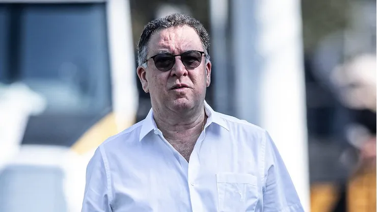 Presidente do Santos, Marcelo Teixeira durante treino na Vila Belmiro