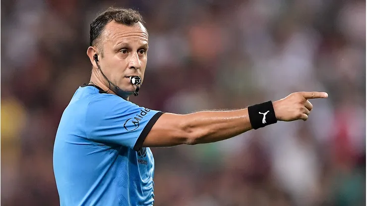 Dario Herrera optou por não expulsar Pulgar, do Flamengo.