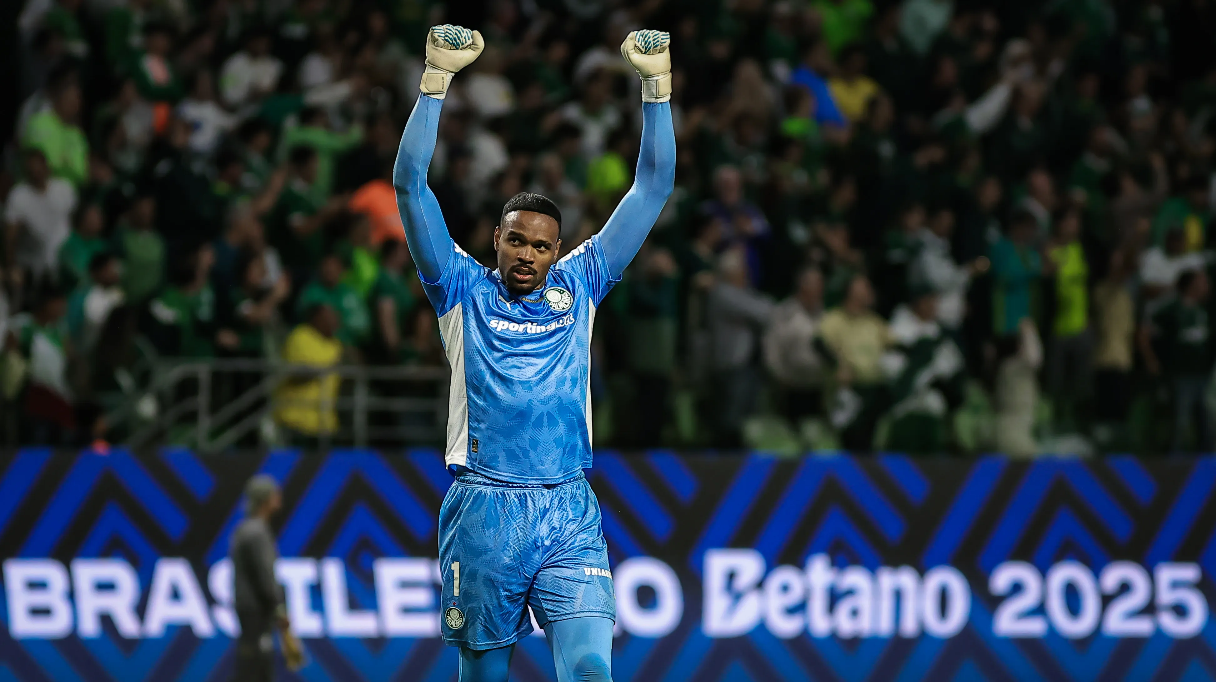 Carlos Miguel goleiro do Palmeiras comemora gol durante partida contra o Santos. Foto: Fabio Giannelli/AGIF