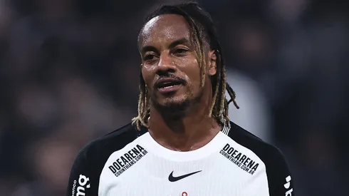 André Carrillo dita o ritmo do meio-campo do Corinthians