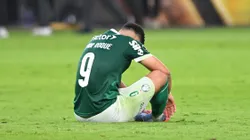 Vitor Roque lamenta perda de final da Libertadores e precisou ser consolado por Abel Ferreira