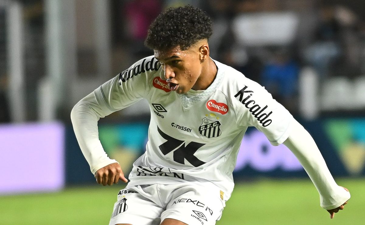 Santos decide não ir atrás de substituto para Souza no mercado e vê solução interna na posição