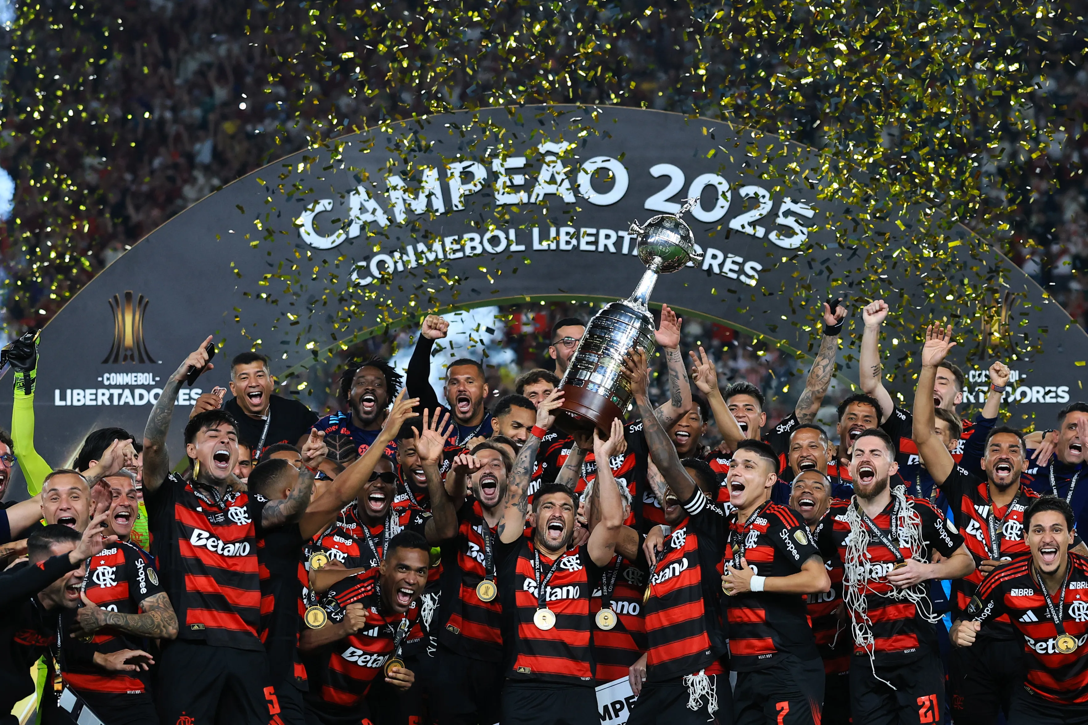 Campeão da Libertadores, Flamengo tem a Copa Intercontinental da FIFA, no Catar, pela frente – Foto: Buda Mendes/Getty Images