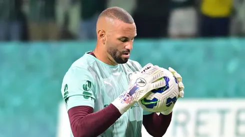 Weverton entrou forte no radar do Grêmio