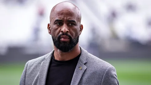 Fabinho Soldado aguarda resolução de problema que trava o Corinthians