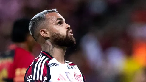 - Michael jogador do Flamengo lamenta durante partida contra o Sport no estadio Arena Pernambuco pelo campeonato Brasileiro A 2025.