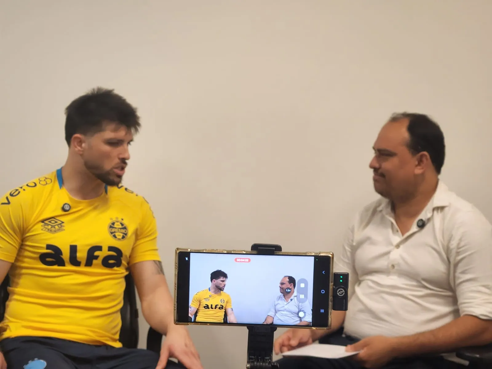 Tiago Volpi e Diego Torbes conversam sobre carreira e futuro. Foto: Diego Torbes para Better Collective/Bolavip Brasil