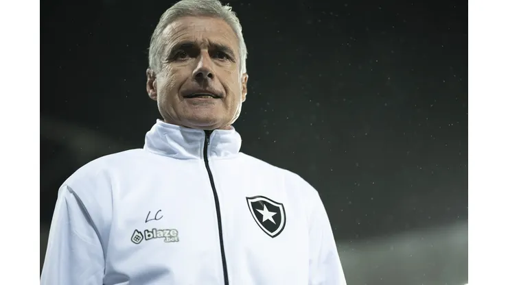 - Luis Castro, técnico ex-Botafogo, no Engenhao, na temporadas de 2022 e 2023.