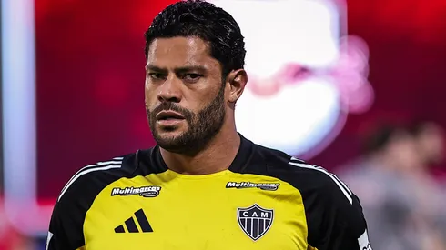 SP - BRAGANCA PAULISTA - 16/11/2025 - BRASILEIRO A 2025, BRAGANTINO X ATLETICO-MG - Hulk jogador do Atletico-MG durante aquecimento antes da partida contra o Bragantino no estadio Cicero De Souza Marques pelo campeonato Brasileiro A 2025. Foto: Fabio Giannelli/AGIF