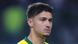 Emiliano Martínez em campo durante jogo no Allianz Parque.