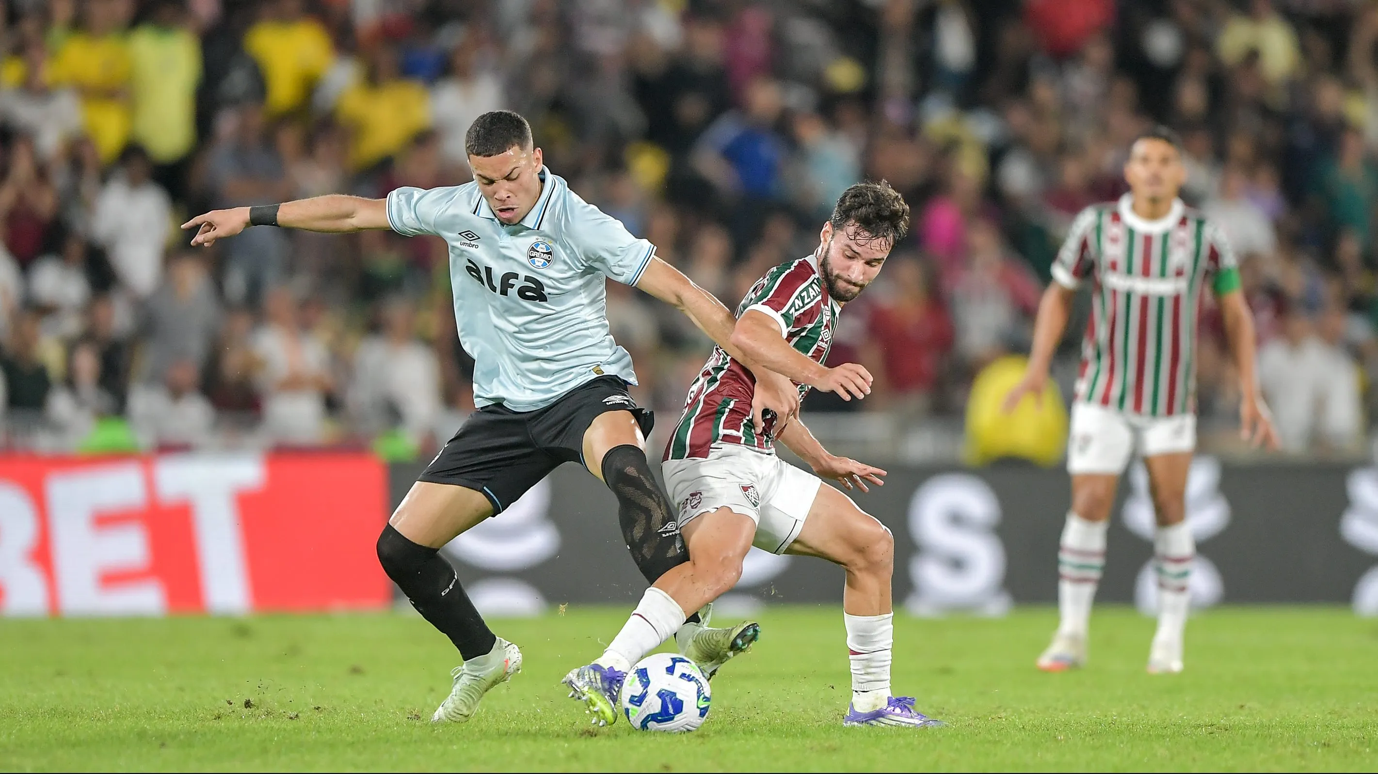 Grêmio e Fluminense prometem um jogo quente - Foto: Thiago Ribeiro/AGIF.