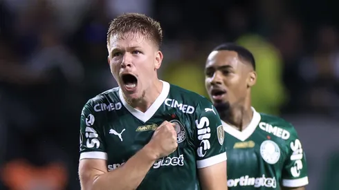 Bruno Fuchs comemorando gol pela Libertadores.