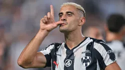 Atacante tem o futuro incerto - Foto: Azael Rodriguez/Getty Images.