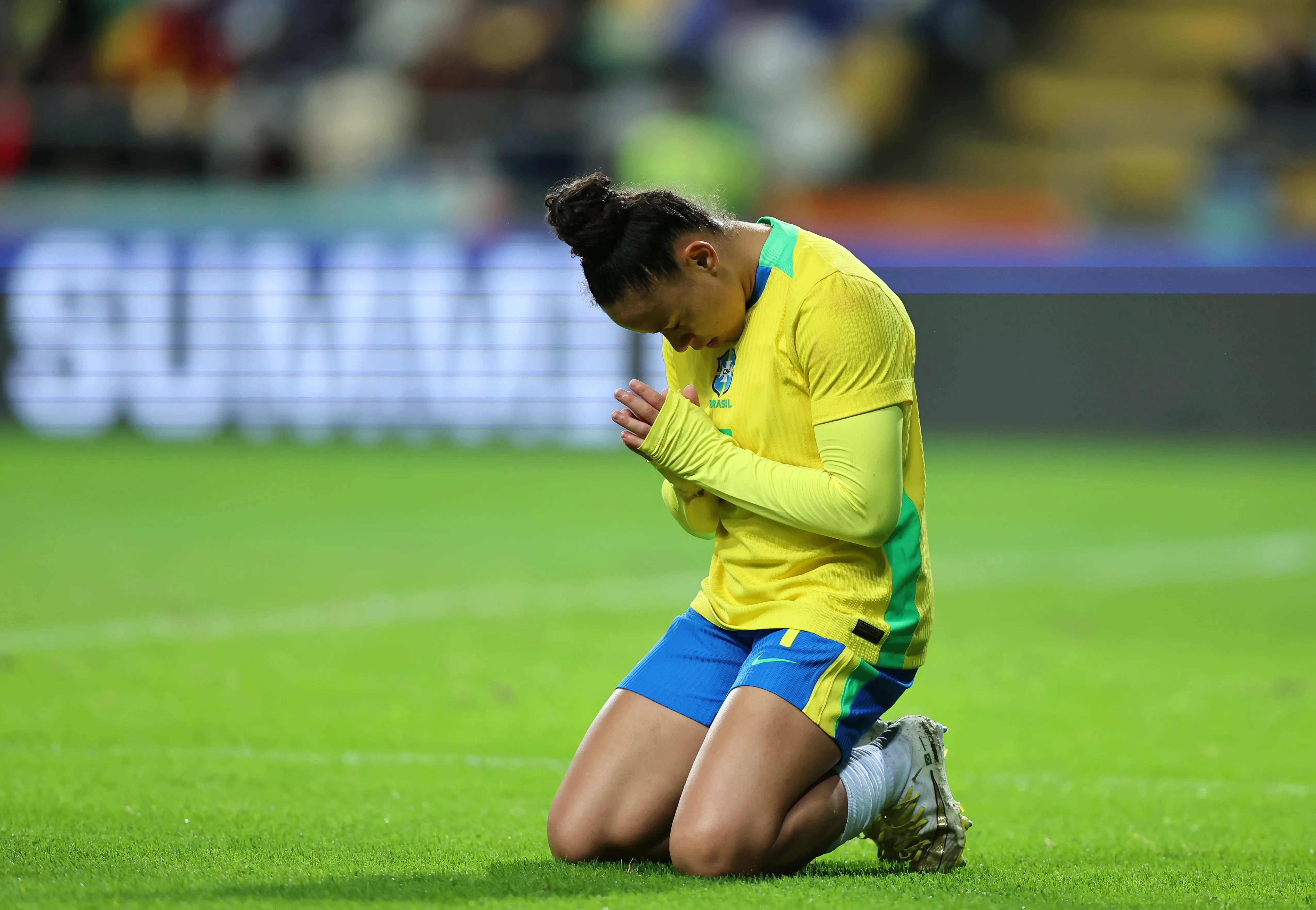 Dudinha comemorando gol contra Portugal. Foto: Lívia Villas Boas/CBF