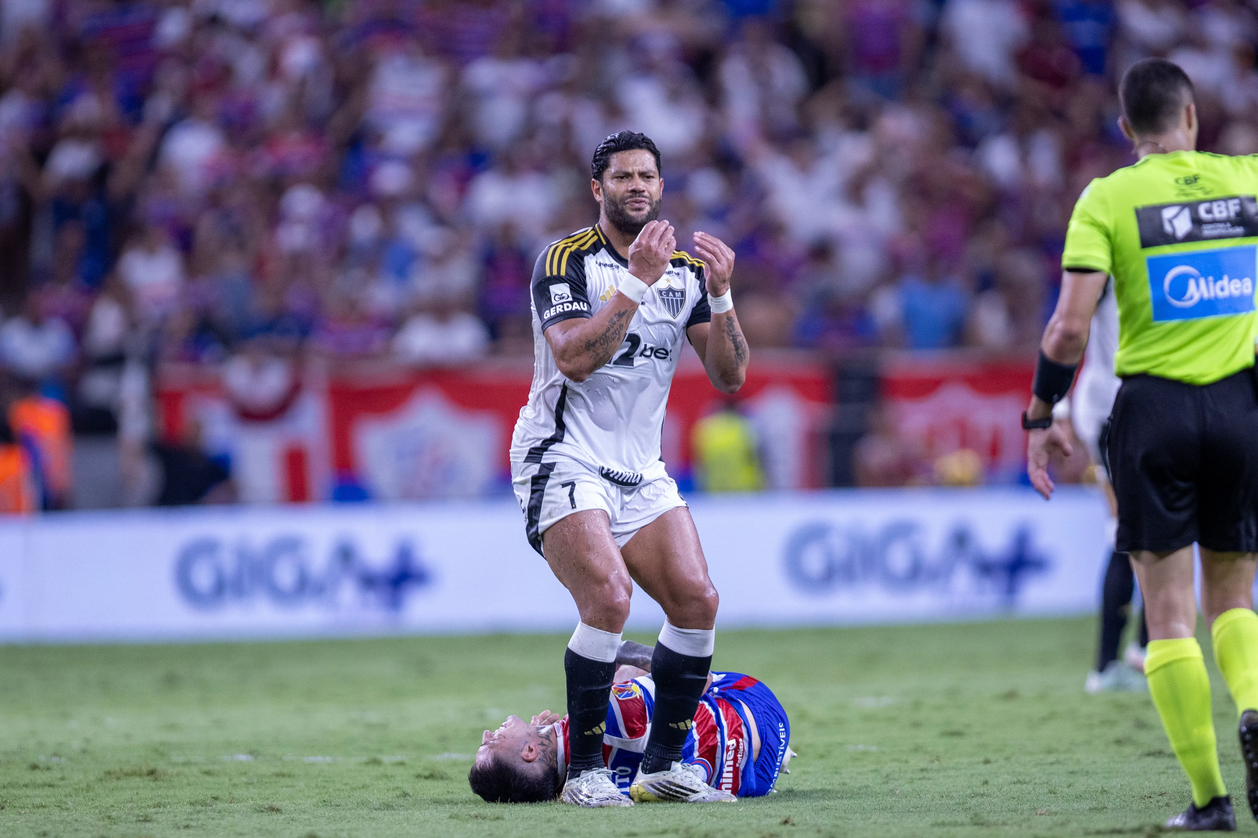 Hulk durante a partida contra o Fortaleza. Foto: Baggio Rodrigues/AGIF