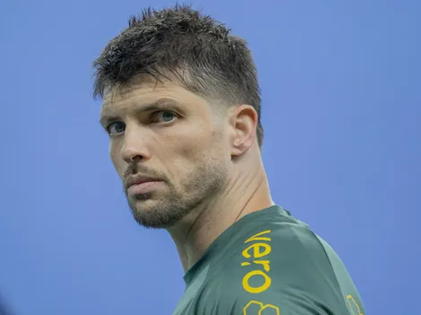 Tiago Volpi é detonado por torcedores após derrota pro Fluminense