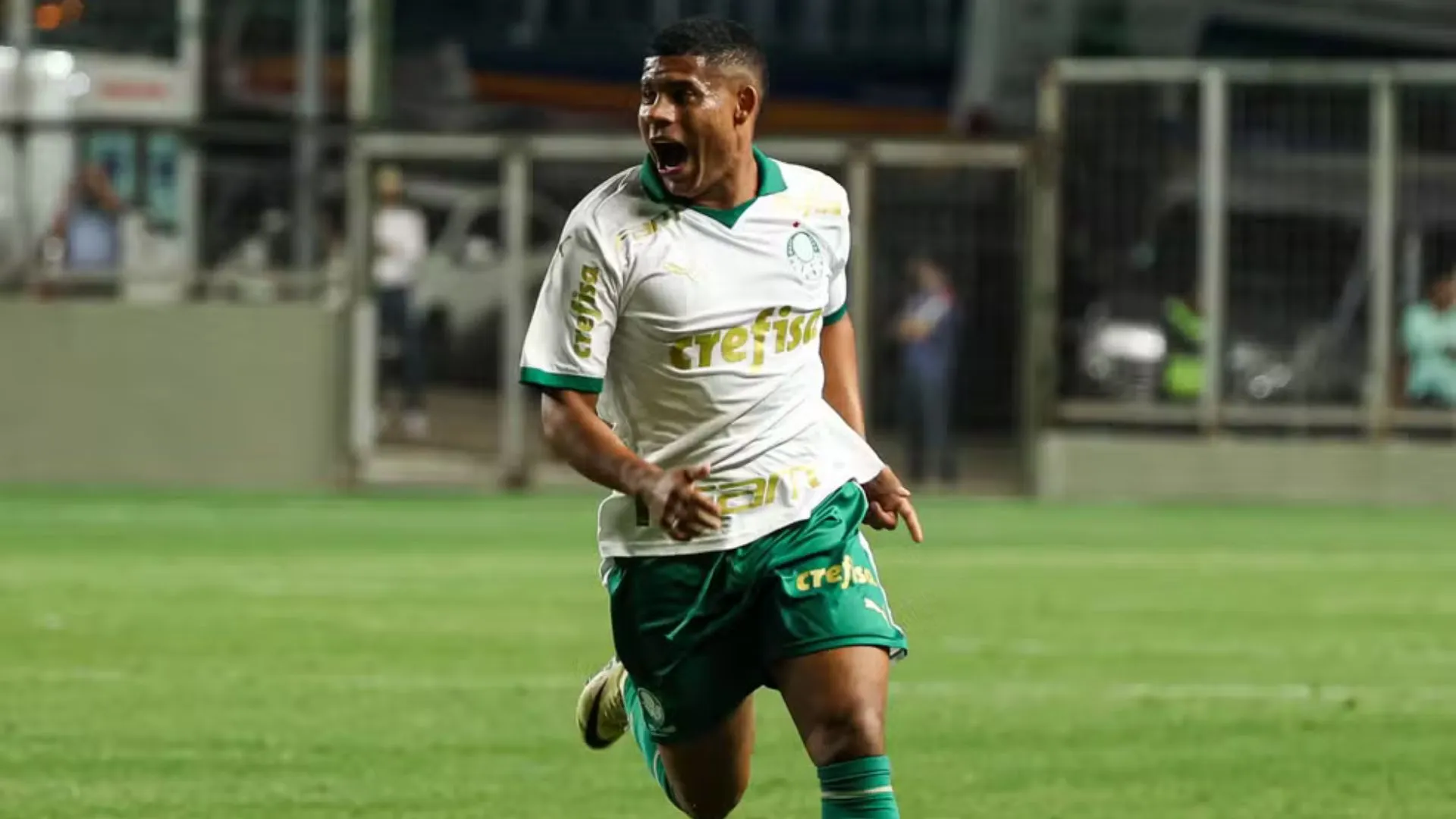 Abel surpreende e deixa futuro de lateral do Palmeiras em aberto para 2026 — Foto: Fabio Menotti/Palmeiras