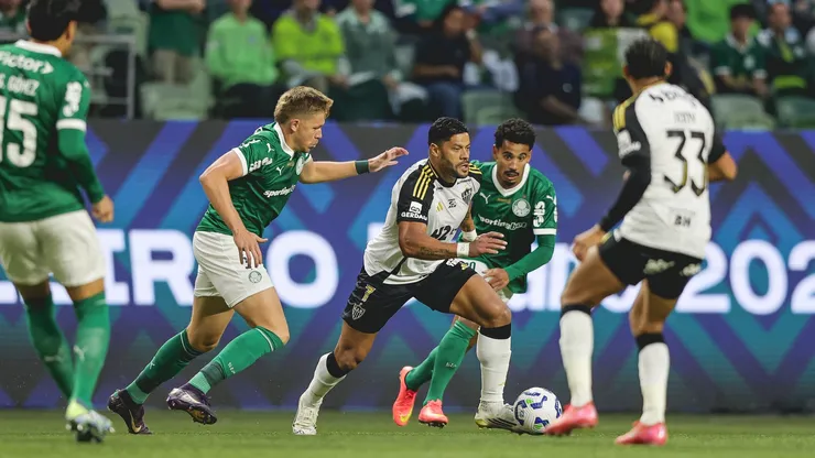 Atlético-MG ainda não venceu o Palmeiras na Arena MRV
