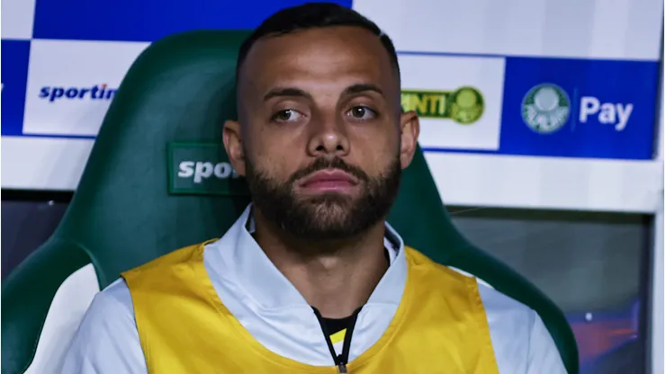 SP - SAO PAULO - 06/11/2025 - BRASILEIRO A 2025, PALMEIRAS X SANTOS - Guilherme jogador do Santos durante partida contra o Palmeiras no estadio Arena Allianz Parque pelo campeonato Brasileiro A 2025. Foto: Fabio Giannelli/AGIF