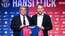Hansi Flick e Laporta - Foto: Eric Alonso/Getty Images
