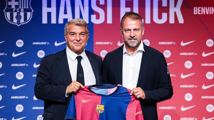 Hansi Flick e Laporta - Foto: Eric Alonso/Getty Images