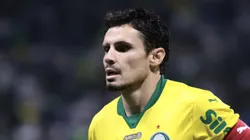 Veiga em campo com a camisa do Palestra.