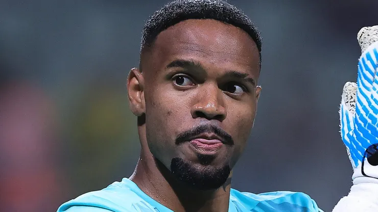 Carlos Miguel assumiu a titularidade do Palmeiras e não largou mais