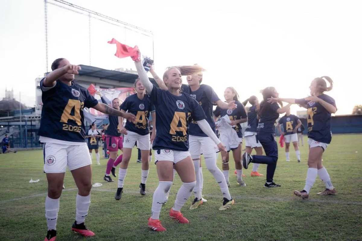 Jogadoras do Itabirito celebrando a vaga. Foto: Rafael Leandro/Itabirito FC