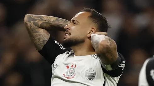 Maycon, volante do Corinthians em partida pelo campeonato brasileiro (Foto: Miguel Schincariol/Getty Images)