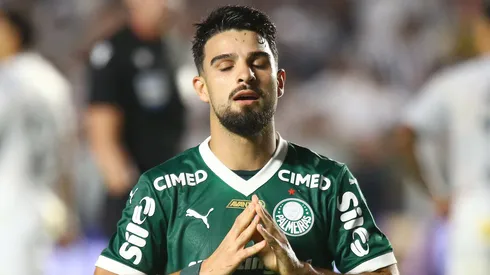 SP - SANTOS - 15/11/2025 - BRASILEIRO A 2025, SANTOS X PALMEIRAS - Flaco Lopez jogador do Palmeiras lamenta durante partida contra o Santos no estadio Vila Belmiro pelo campeonato Brasileiro A 2025. Foto: Mauricio De Souza/AGIF