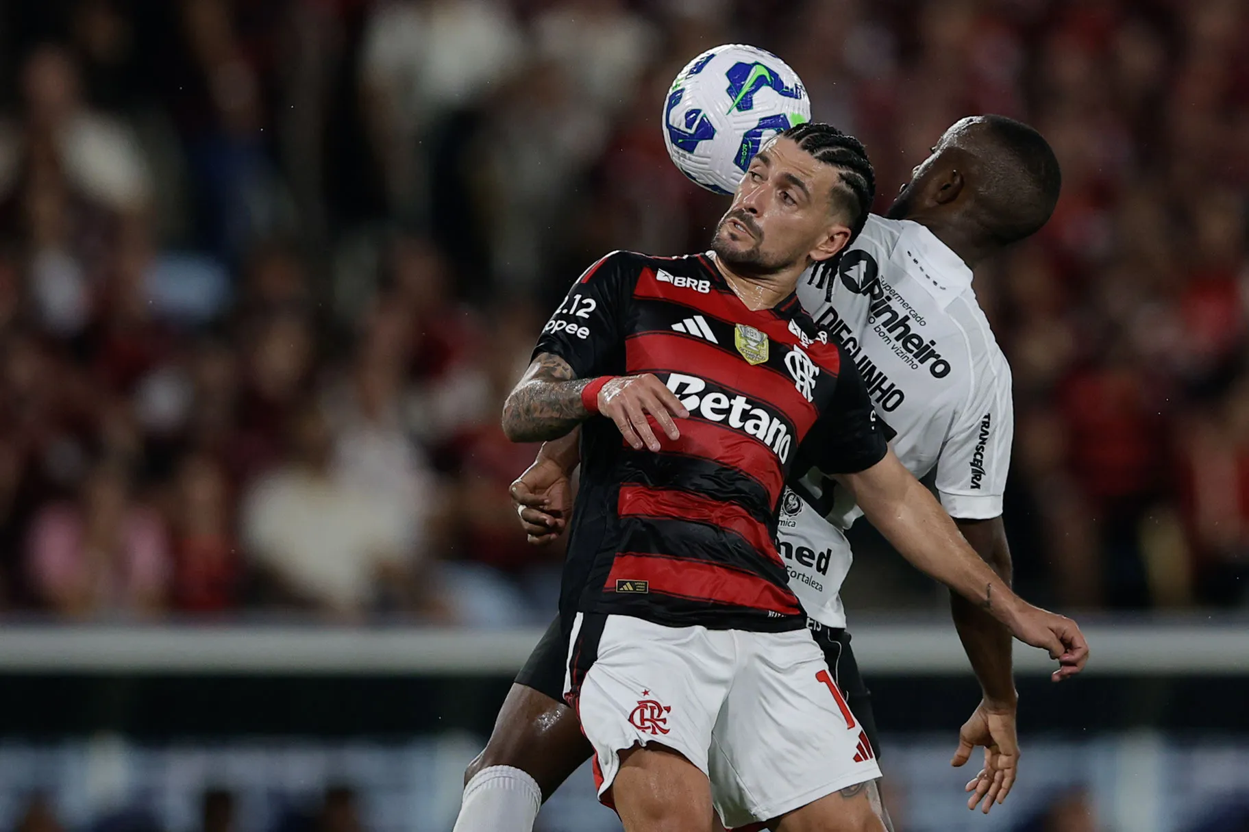 Arrascaeta passou ’em branco’ contra o Ceará, mas não fez falta ao agora Flamengo campeão brasileiro – Foto: Andre Mourao/AGIF