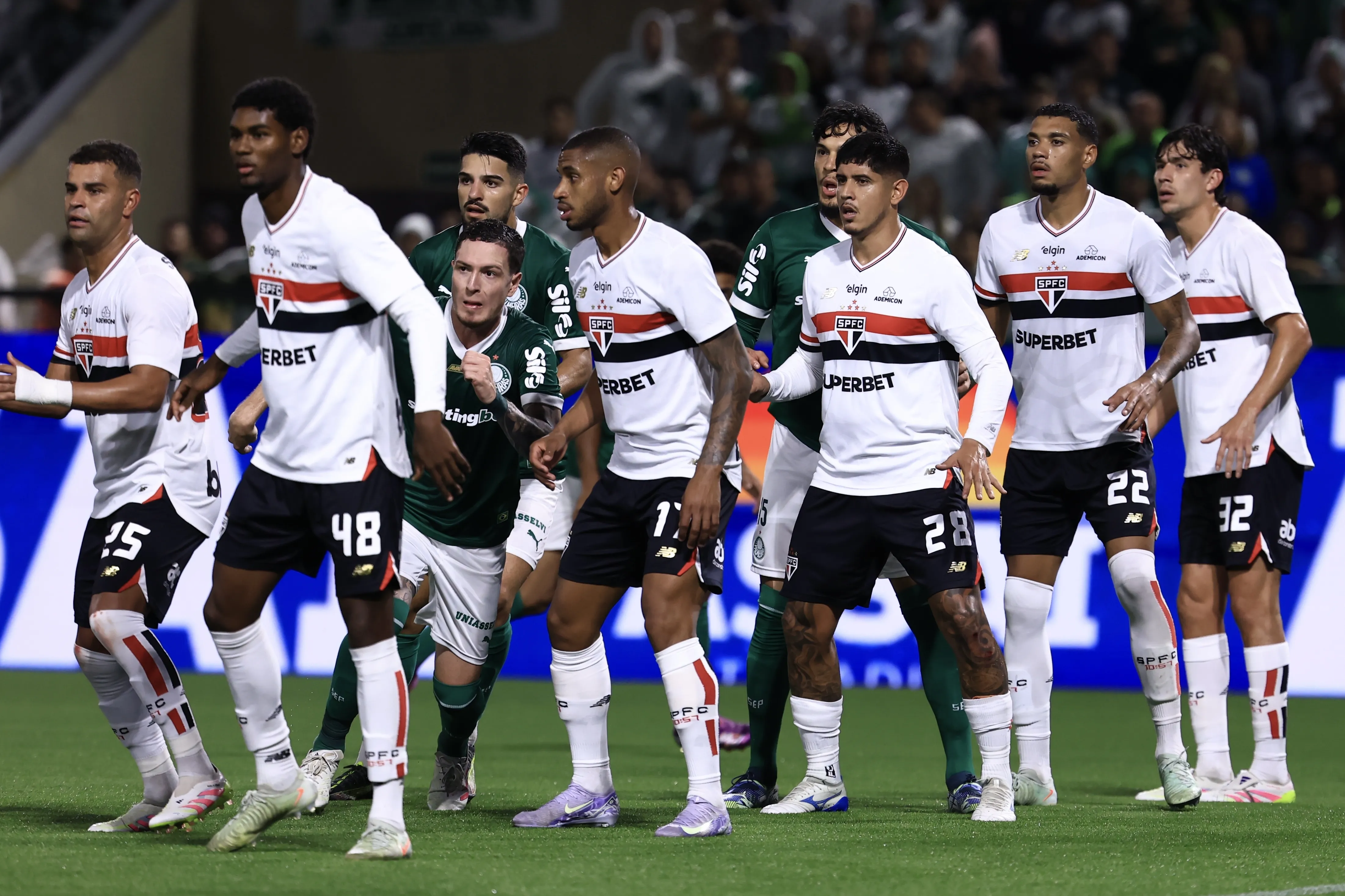 Partida no Estádio Arena Barueri pelo Campeonato Brasileiro A 2025. Foto: Marcello Zambrana/AGIF
