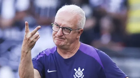 Dorival durante empate com o Botafogo