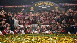 Flamengo ergueu o troféu após vencer o Ceará por 1 a 0. Foto Jorge RodriguesAGIF