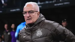 Dorival Júnior não agrada os torcedores.