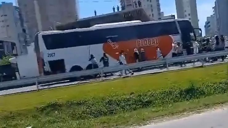 Torcedores de Santos e Internacional promoveram confusão