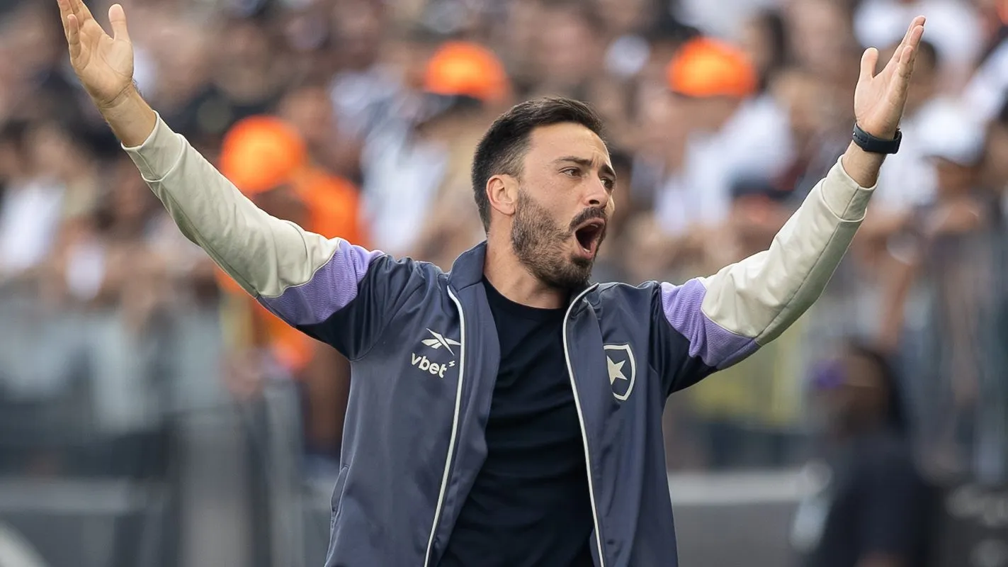 SP – SAO PAULO – 30/11/2025 – BRASILEIRO A 2025, CORINTHIANS X BOTAFOGO – Davide Ancelotti  tecnico do Botafogo nervoso com a equipe durante partida contra o Corinthians no estadio Arena Corinthians pelo campeonato Brasileiro A 2025. Foto: Joisel Amaral/AGIF