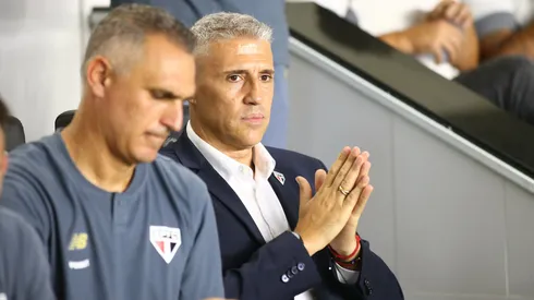 SP - SANTOS - 03/12/2025 - BRASILEIRO A 2025, SAO PAULO X INTERNACIONAL - Hernan Crespo tecnico do Sao Paulo durante partida contra o Internacional no estadio Vila Belmiro pelo campeonato Brasileiro A 2025. Foto: Mauricio De Souza/AGIF