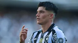 RJ - RIO DE JANEIRO - 26/10/2025 - BRASILEIRO A 2025, BOTAFOGO X SANTOS - Joaquin Correa jogador do Botafogo comemora seu gol durante partida contra o Santos no estadio Engenhao pelo campeonato Brasileiro A 2025. Foto: Thiago Ribeiro/AGIF