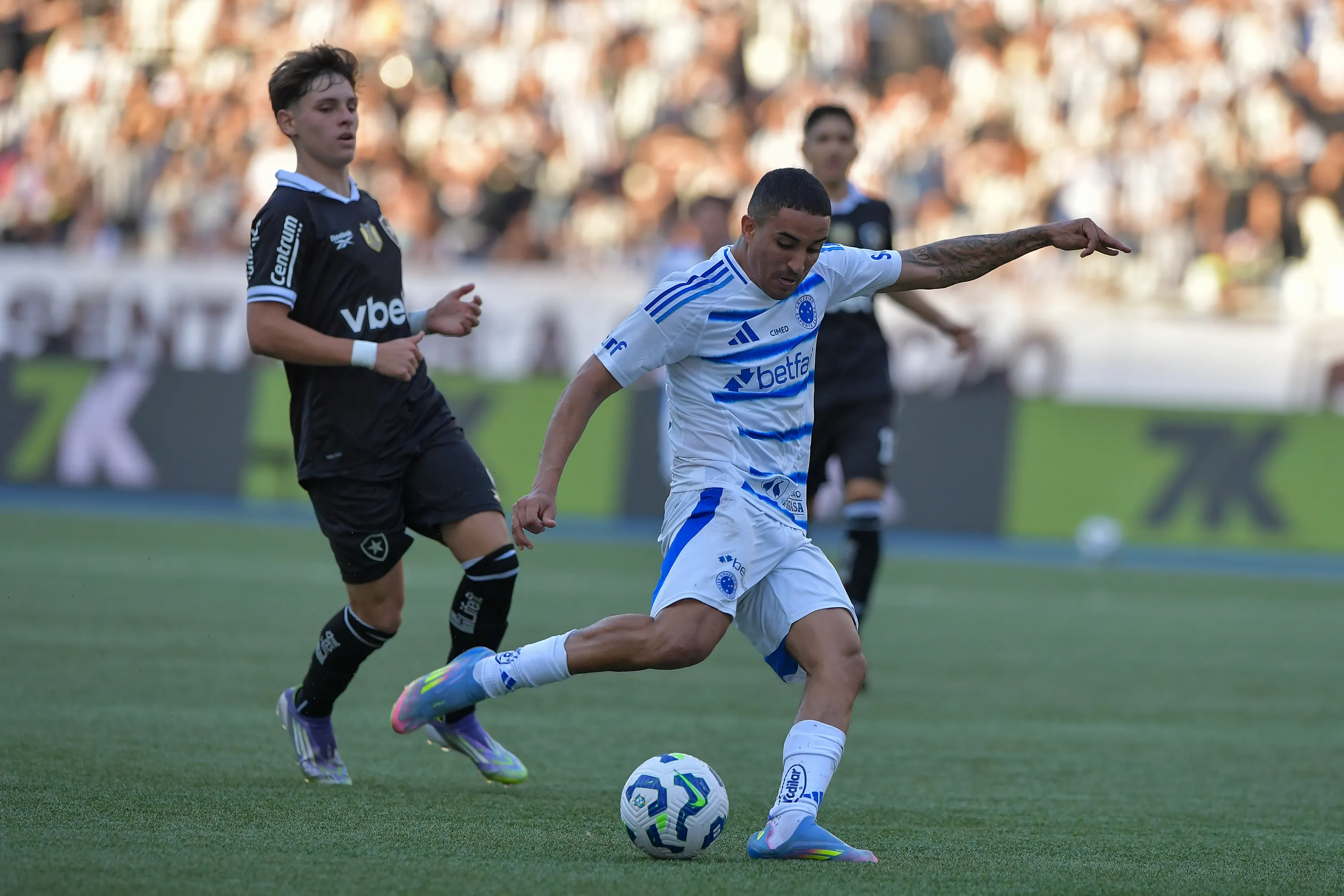 Christian marcou um dos gols do Cruzeiro na vitória sobre o Botafogo no 1º turno do Brasileirão. Foto: Thiago Ribeiro/AGIF