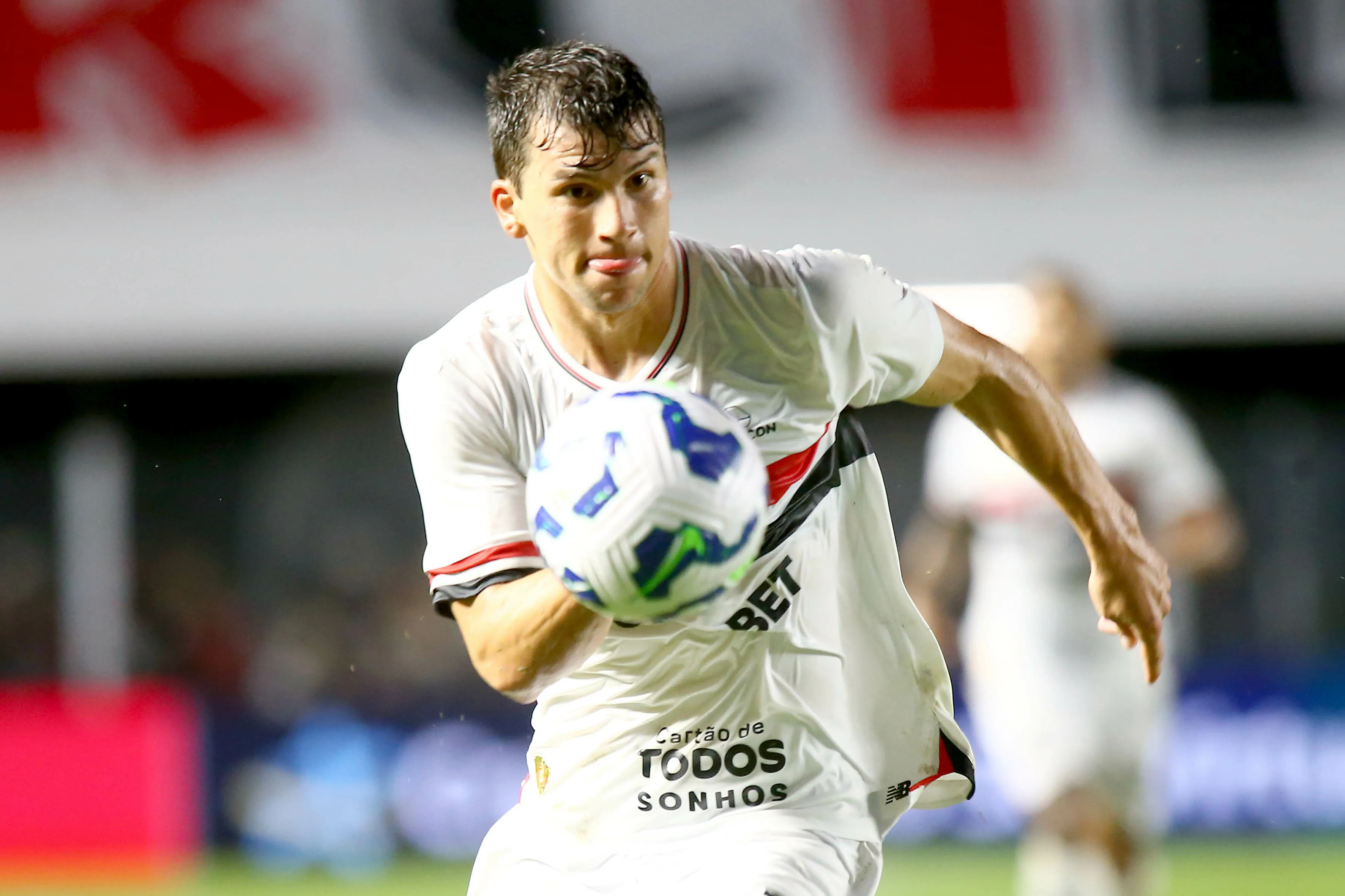 Gonzalo Tapia ganhou minutos importantes no SPFC  e agrada comissão técnica de Hernán Crespo – Foto: Mauricio De Souza/AGIF