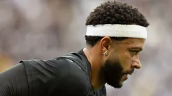 Memphis Depay, jogador do Corinthians, durante aquecimento antes da partida contra o Gremio no estadio Arena Corinthians pelo campeonato Brasileiro A 2025. Foto: Joisel Amaral/AGIF