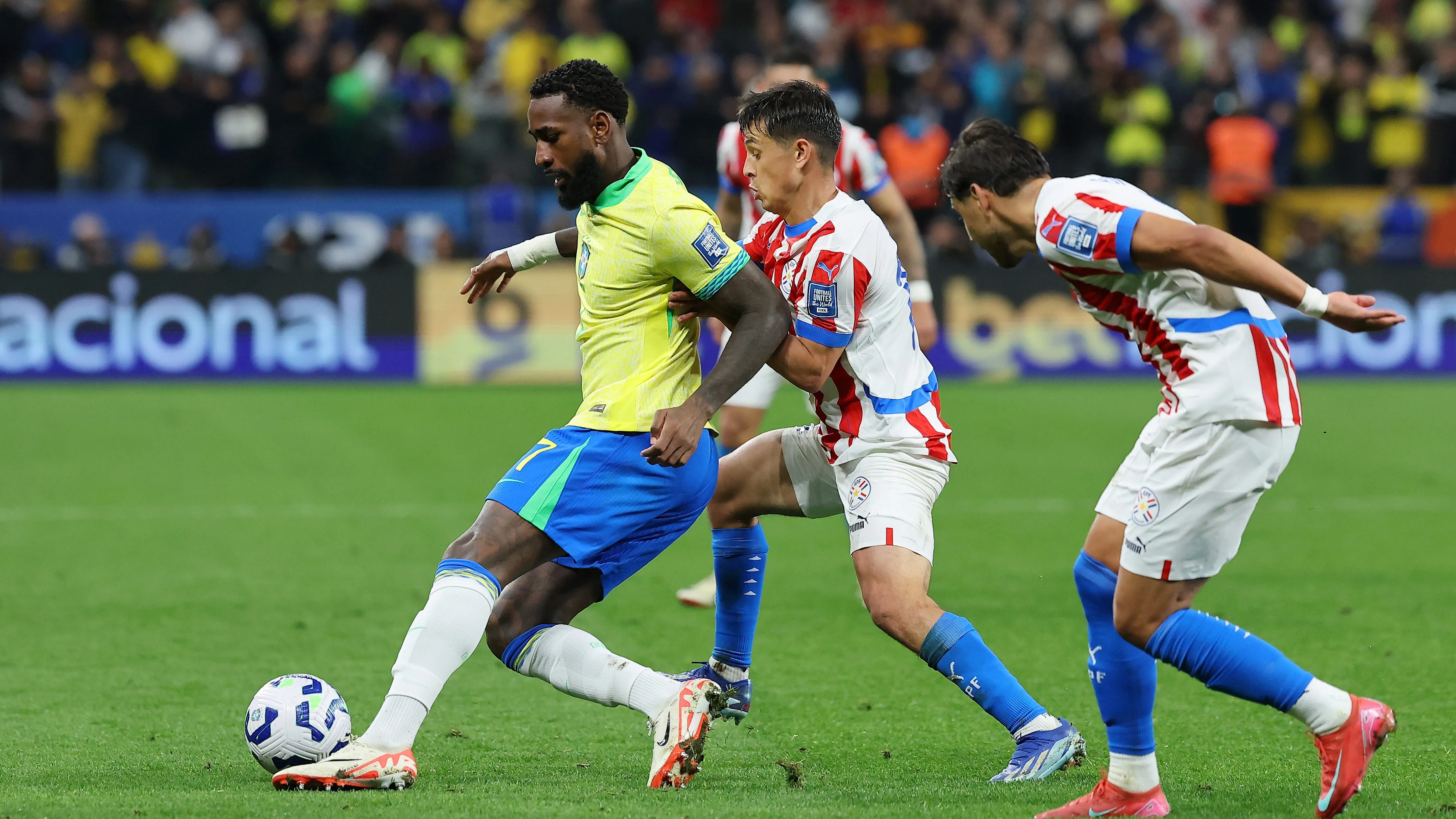 Gerson durante partida pela Seleção Brasileira sob o comando de Carlo Ancelotti – Foto: Wagner Meier/Getty Images