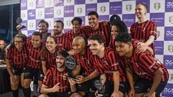 Elenco da Ogilvy no topo do pódio da Série Ouro